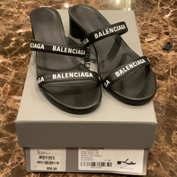 🌸 BALENCIAGA SANDALS SIZE 39 - Picture 1 of 4